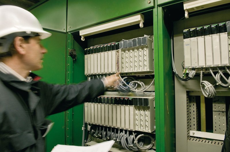 Schneider Electric коммуникационное оборудование