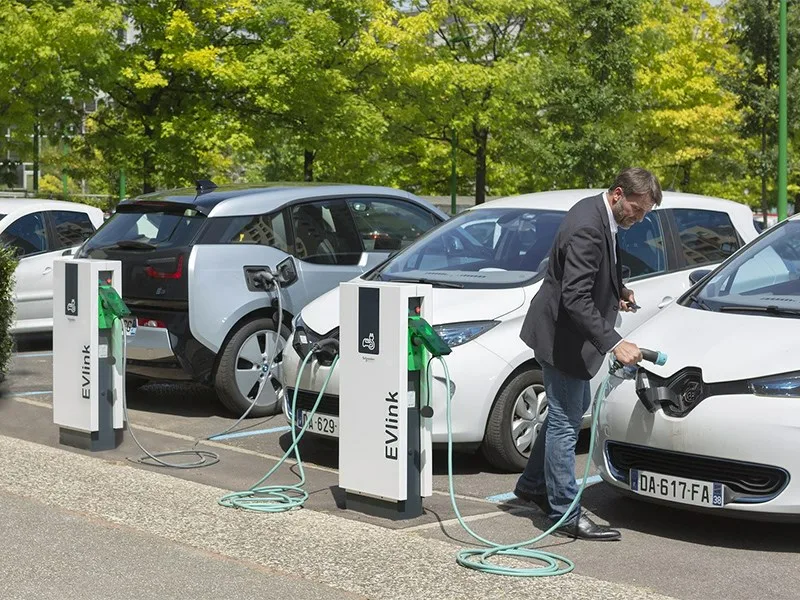 Schneider Electric зарядные станции EVlink Home