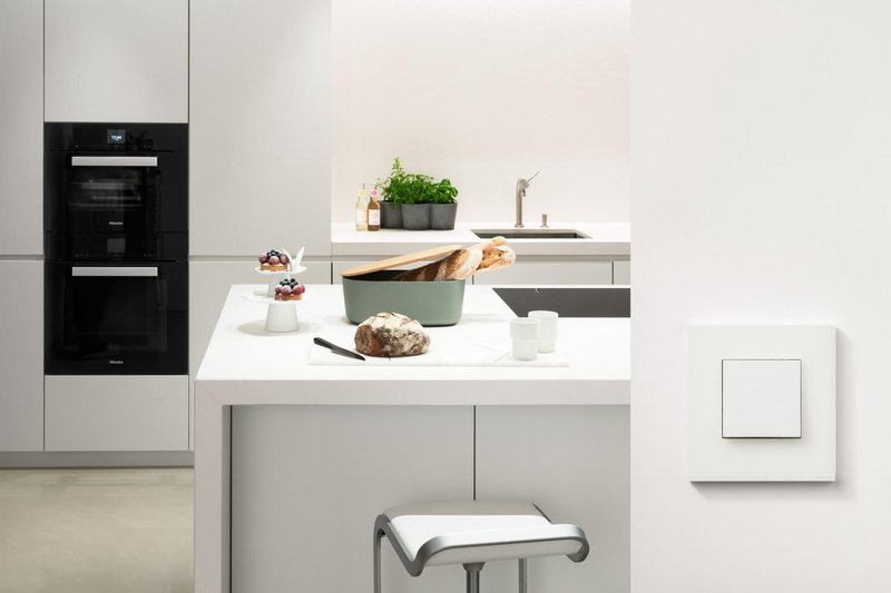 Schneider Electric рамки Pure
