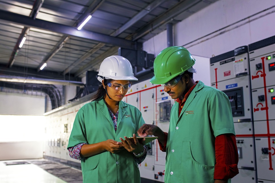 Schneider Electric устаревшее промышленное оборудование