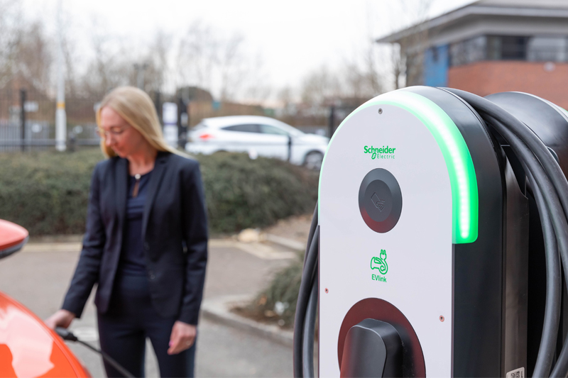 Schneider Electric профессиональные услуги