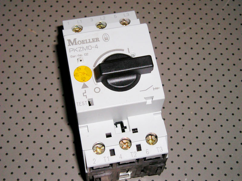 Автоматический выключатель с6. Автоматический выключатель защиты Moeller PKZMO-2.5. Автомат защиты двигателя Moeller PKZMO-6,3. Eaton Moeller PKZMO-10. Автомат PKZMO-6,3 Moeller.