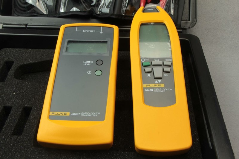 детектор скрытой проводки fluke