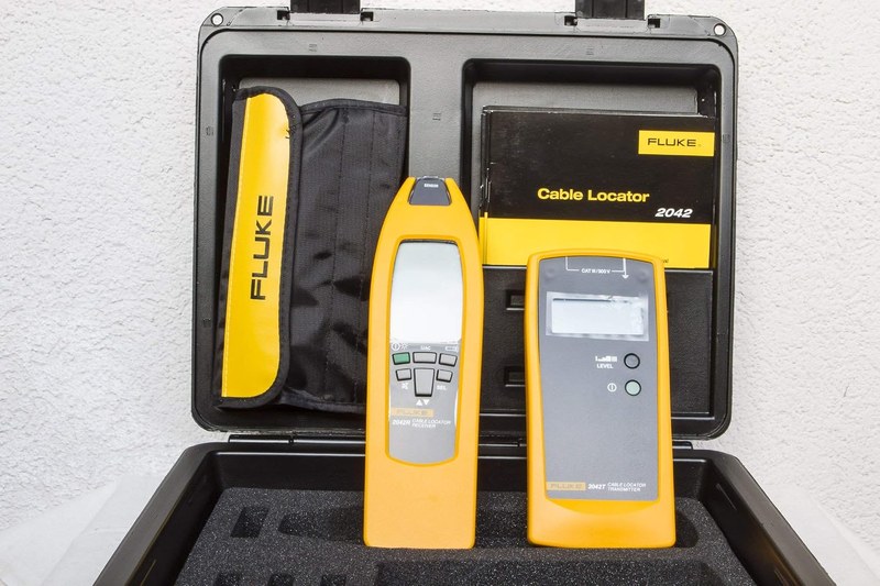 детектор скрытой проводки fluke