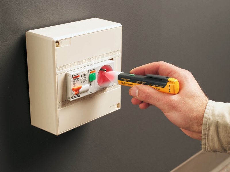 fluke voltalert