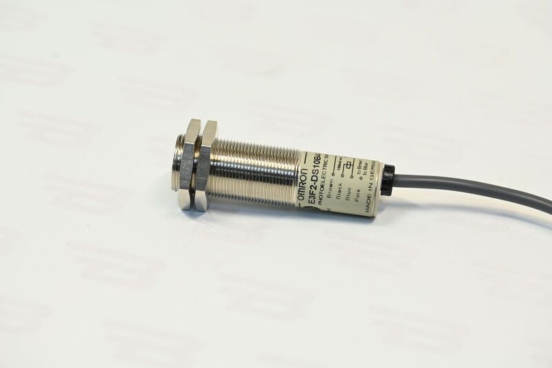 Фотоэлектрические датчики Omron E3F2-R2B4