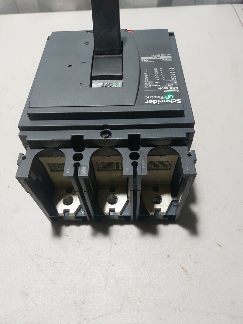 Compact NSX 400 от Schneider Electric