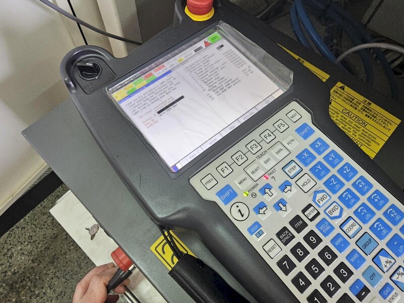 Робот Fanuc 200
