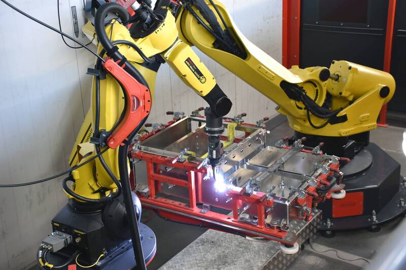 Fanuc AM 100ID 8L Fanuc AM 100ID 8L