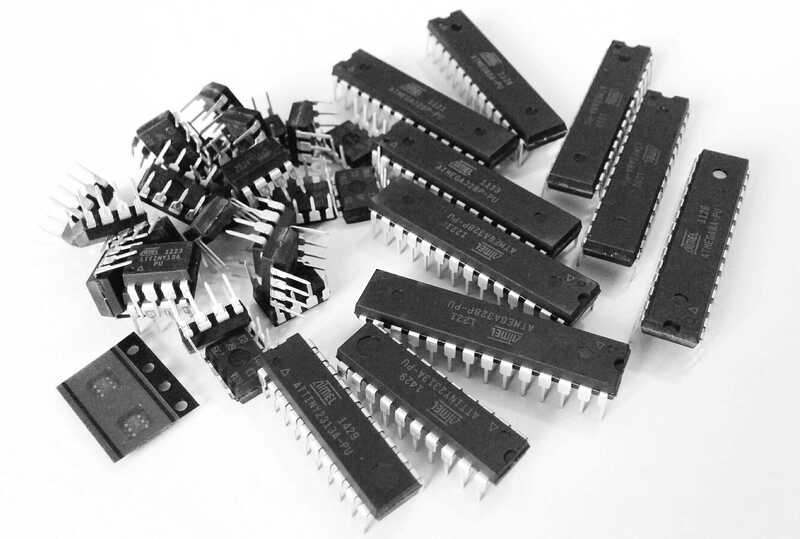 Микроконтроллеры Atmel Микроконтроллеры Atmel