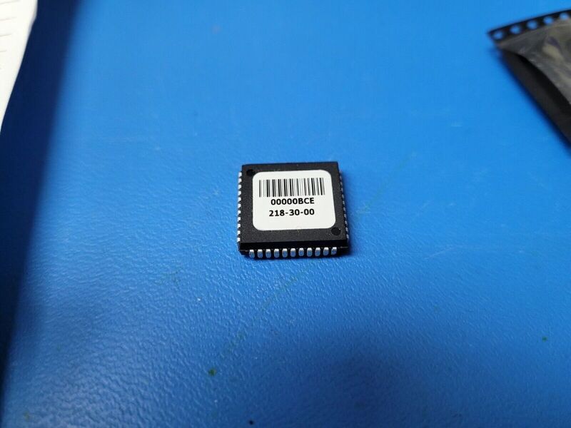 Atmel 218 24CO2 SU27