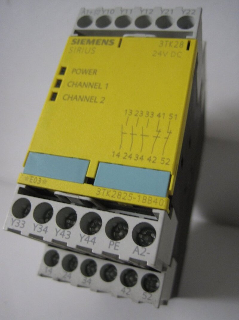 Реле безопасности Siemens 3TK2825-1BB40
