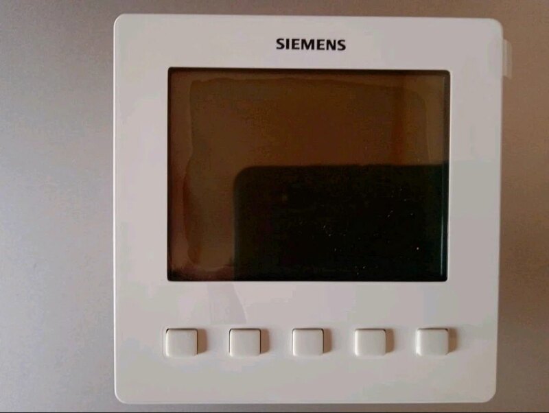 Комнатный термостат Siemens RDF510 для фанкойлов Комнатный термостат Siemens RDF510 для фанкойлов