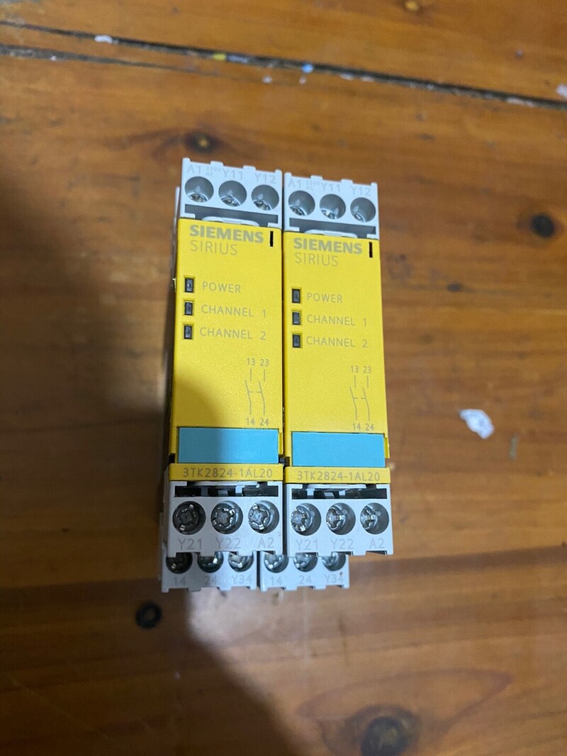 Реле безопасности Siemens Sirius 3TK2824-1AL20