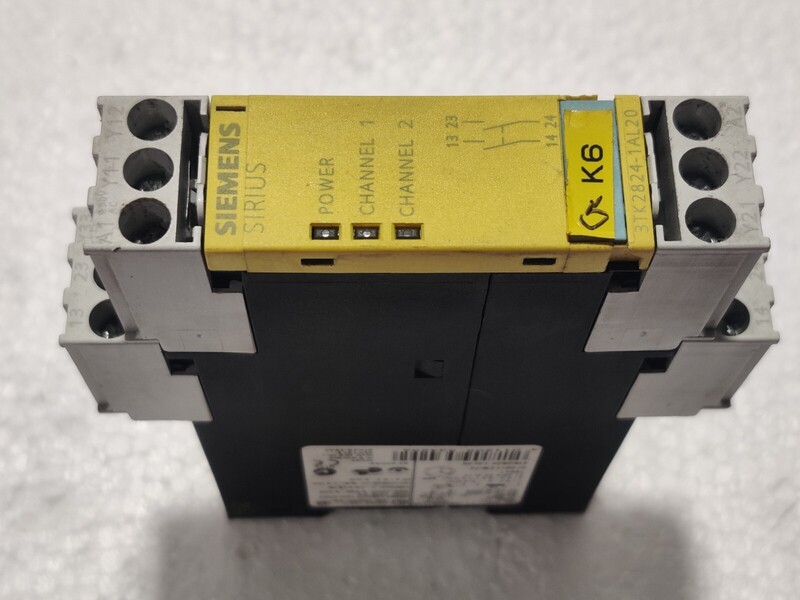 Реле безопасности Siemens Sirius 3TK2824-1AL20