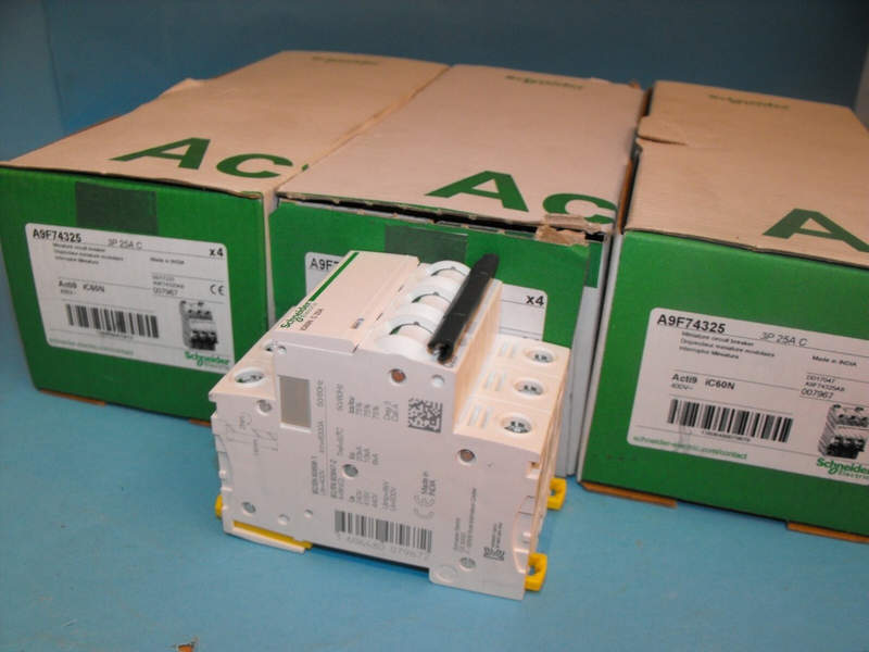 автоматический выключатель schneider electric 3p 25a