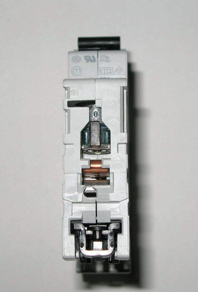 abb 2cds251001r0104