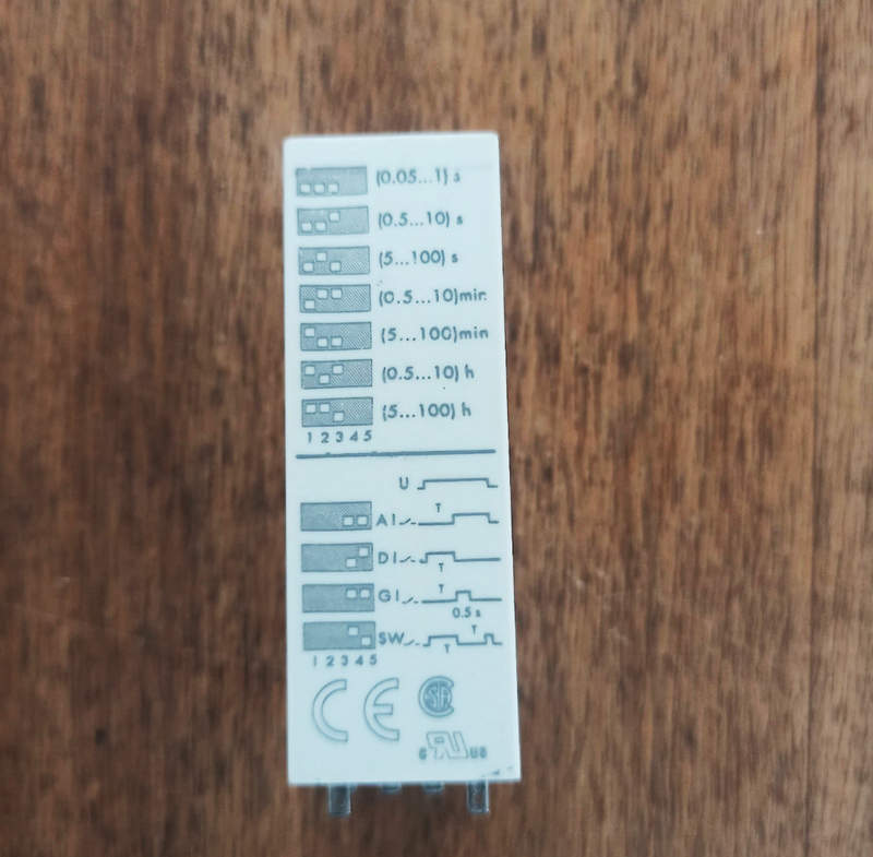 реле времени finder 85.04