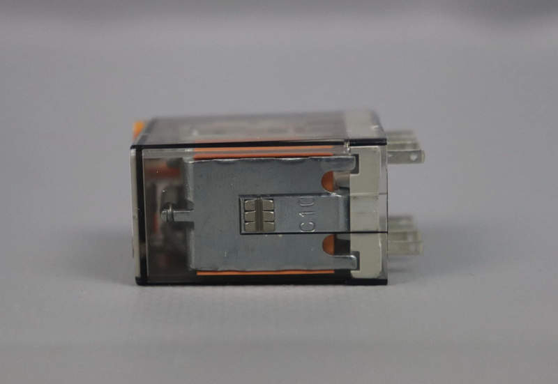 реле промежуточное finder 55.32 8.230 0040