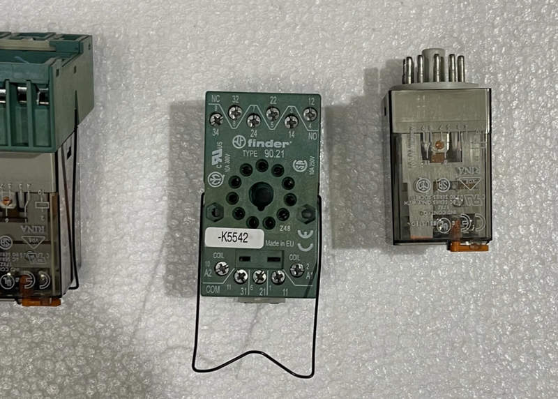 реле finder 60.13 8.230 0040