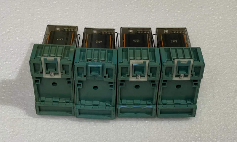 реле finder 60.13 8.230 0040