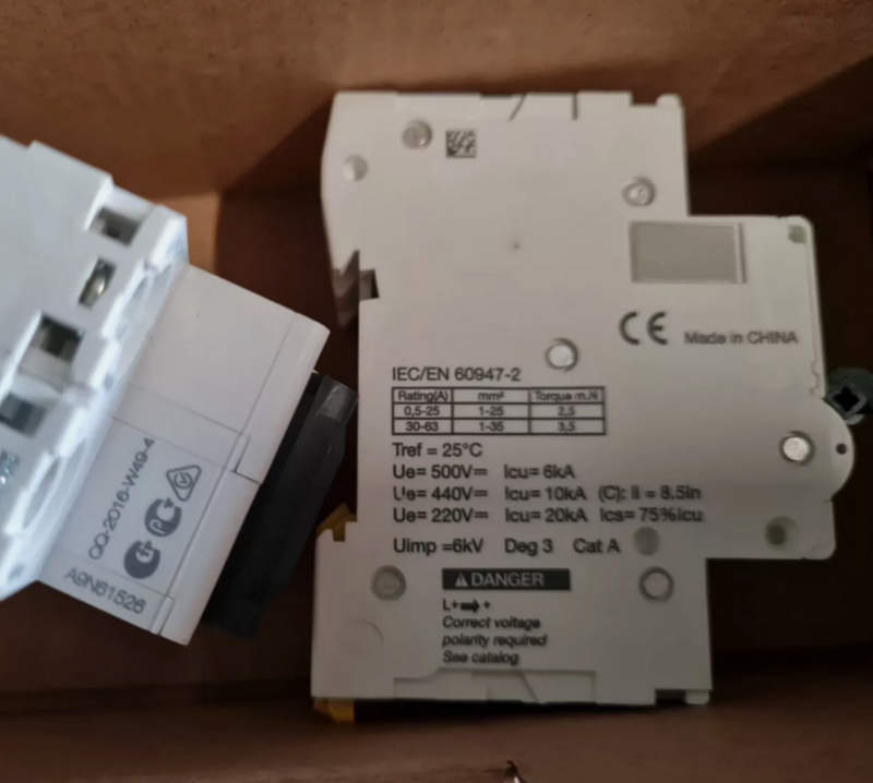 выключатель schneider electric a9n61526 выключатель schneider electric a9n61526