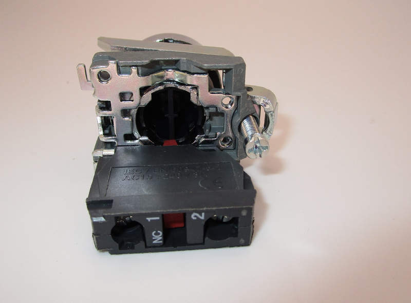 schneider electric xa2ea4322 кнопка красная schneider electric xa2ea4322 кнопка красная
