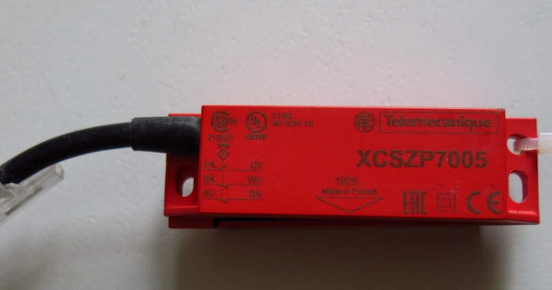 schneider electric xcszp7005 магнитный выключатель безопасности