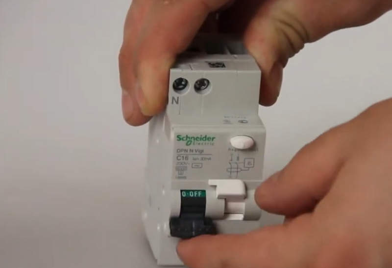 schneider electric dpn n vigi