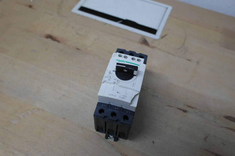 выключатель автоматический schneider electric gv3p40