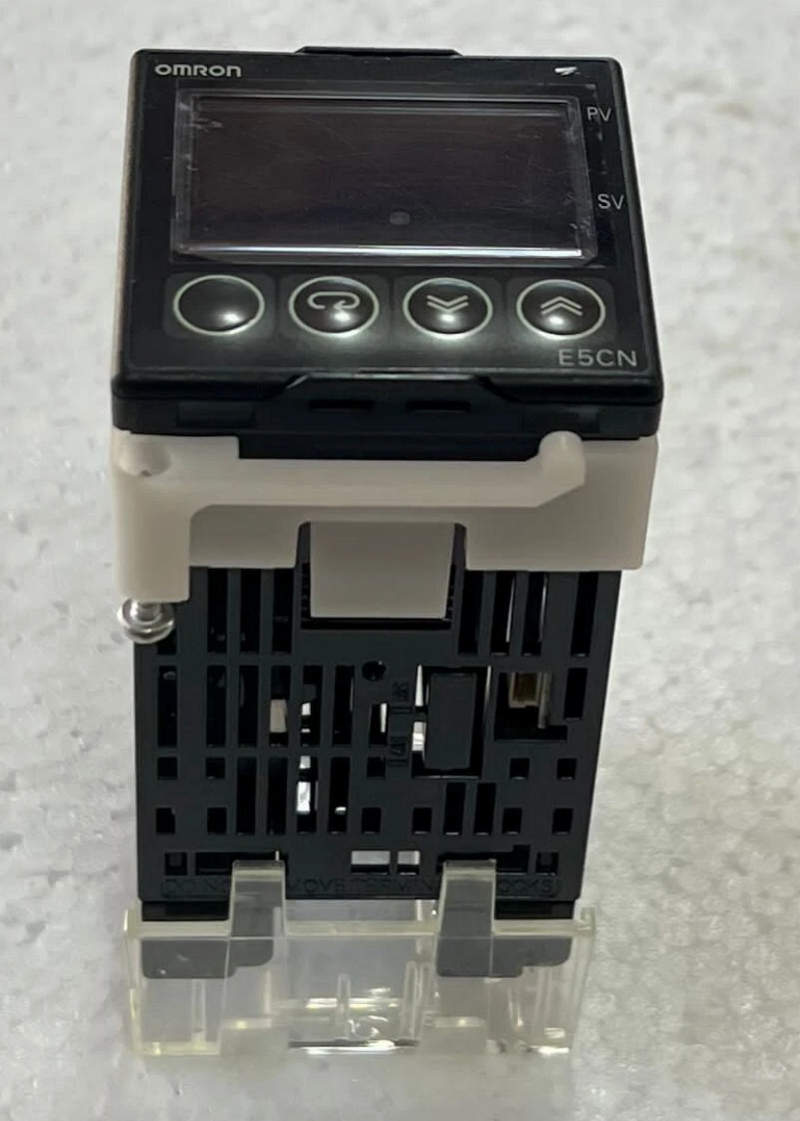 регулятор температуры omron e5cn-r2mt-500