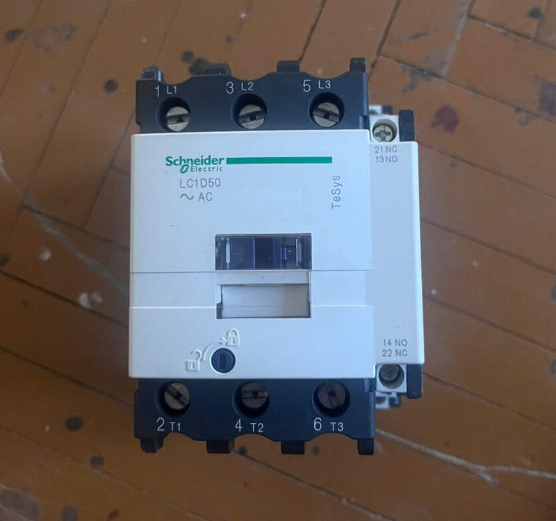 контактор schneider electric lc1d50p7