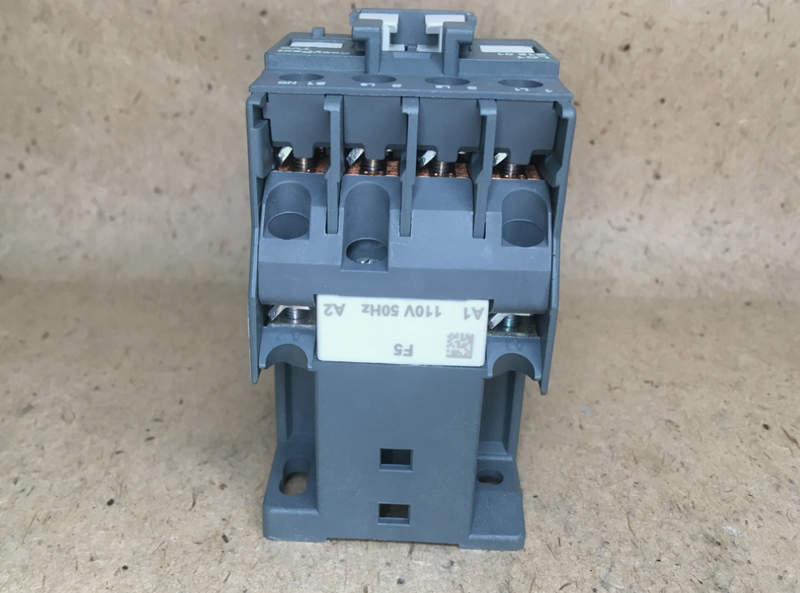 контактор schneider electric lc1e1801f5