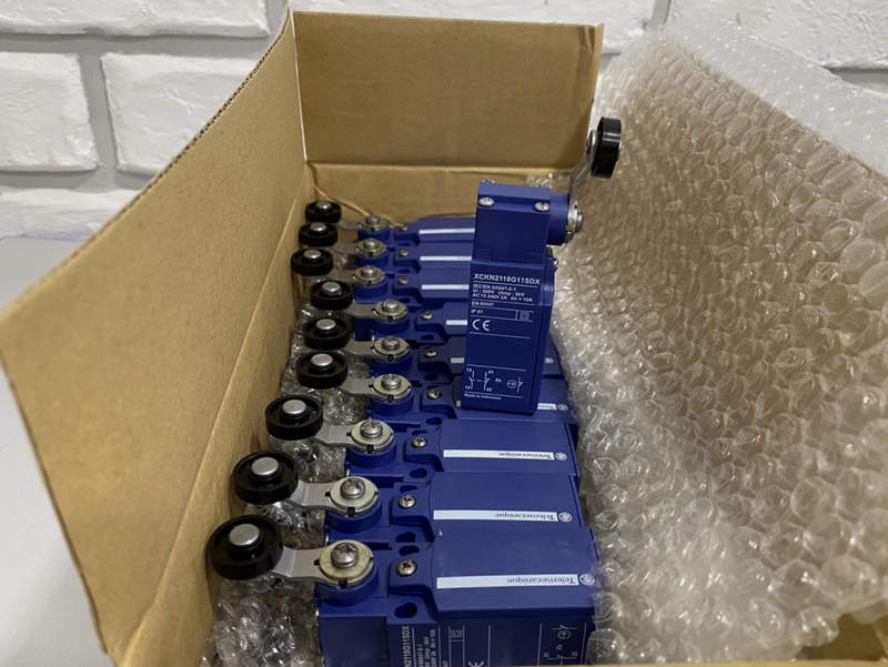 выключатель концевой telemecanique xckn2118g11
