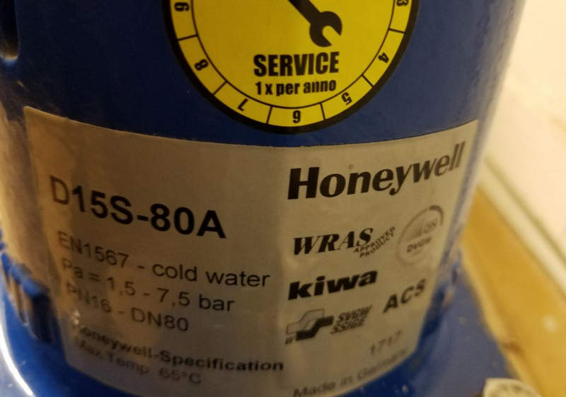 редукционный клапан давления воды honeywell d15s