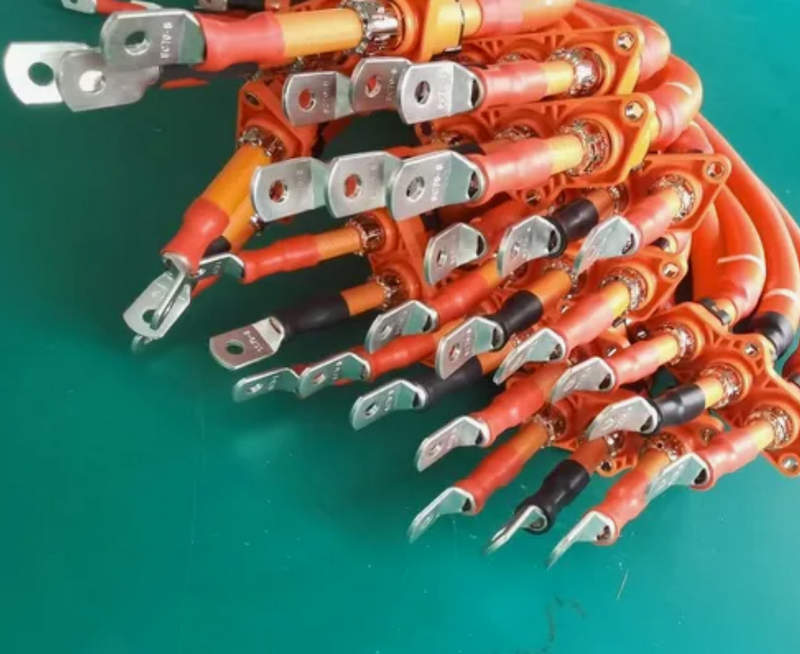 Соединительные кабели Amphenol 