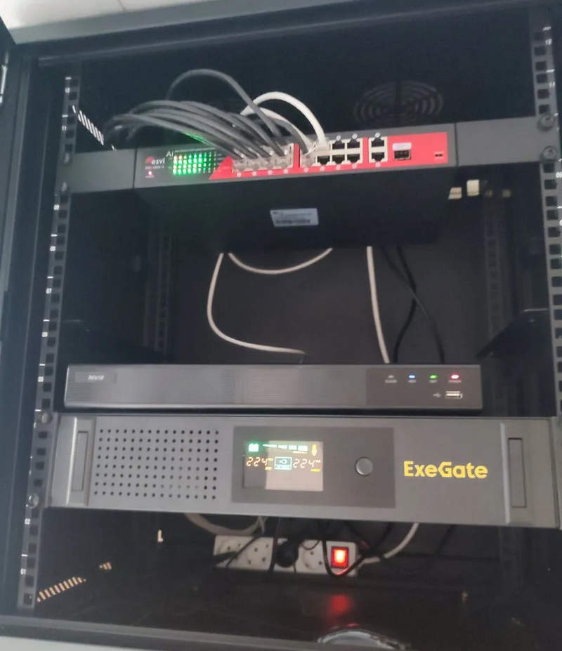 exegate serverrm unl 2000 lcd exegate serverrm unl 2000 lcd