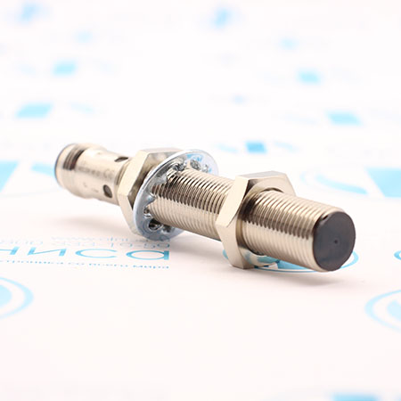 E2B-M12LS04-M1-B1